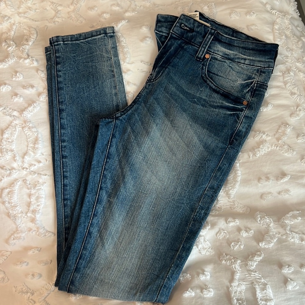 NWT F21 skinny jeans, mid rise